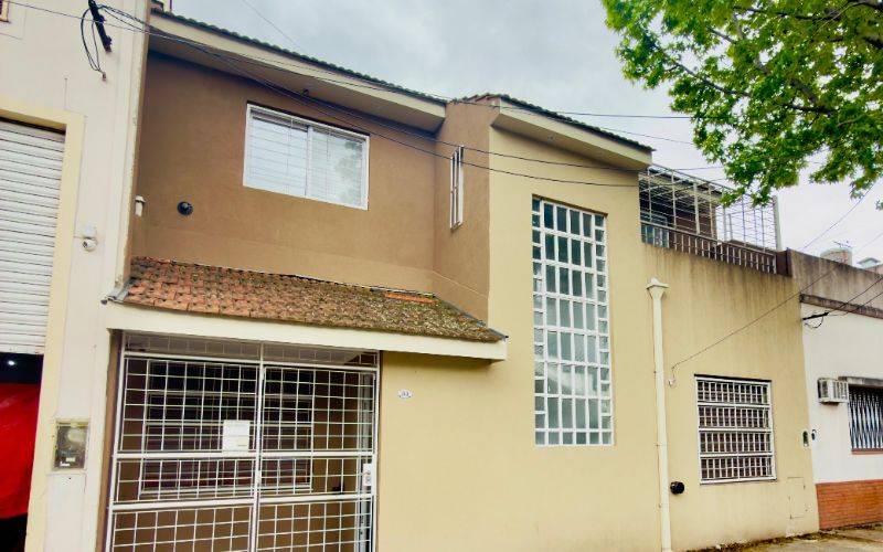 Casa en Alquiler en Lanus Oeste
